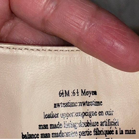 New Nine West Teatime Women's Strappy white Leather Zip Heel Pumps Size 6.5 - Picture 12 of 12